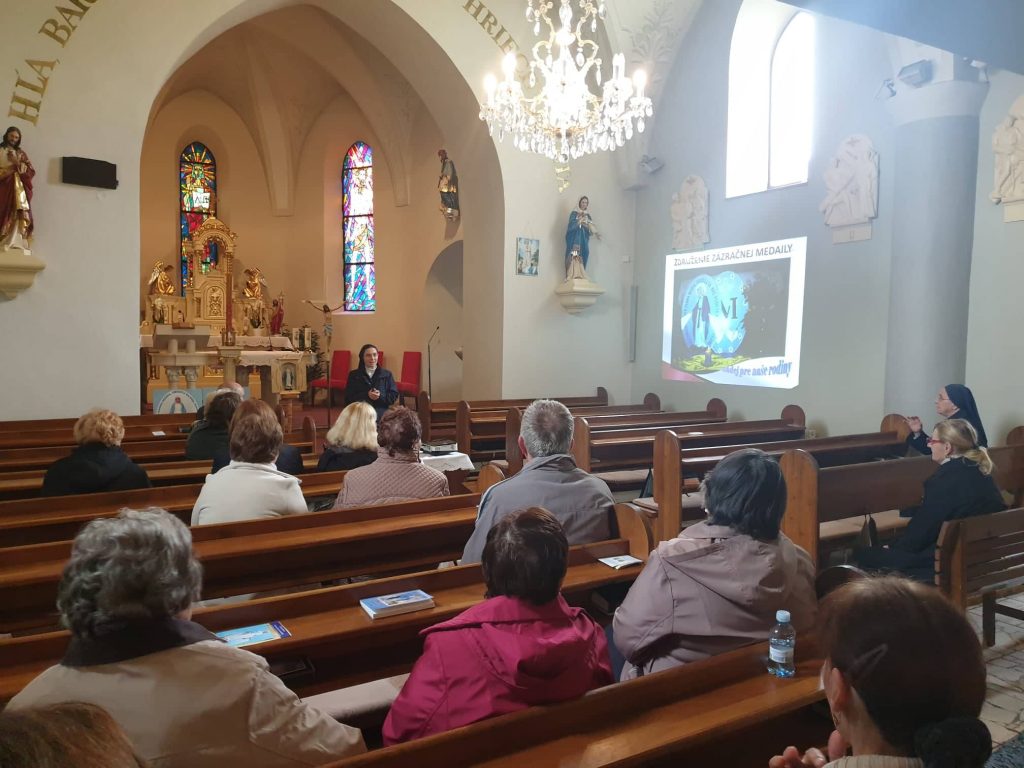 Stretnutie a požehnanie kaplnky v Slovenskom Grobe