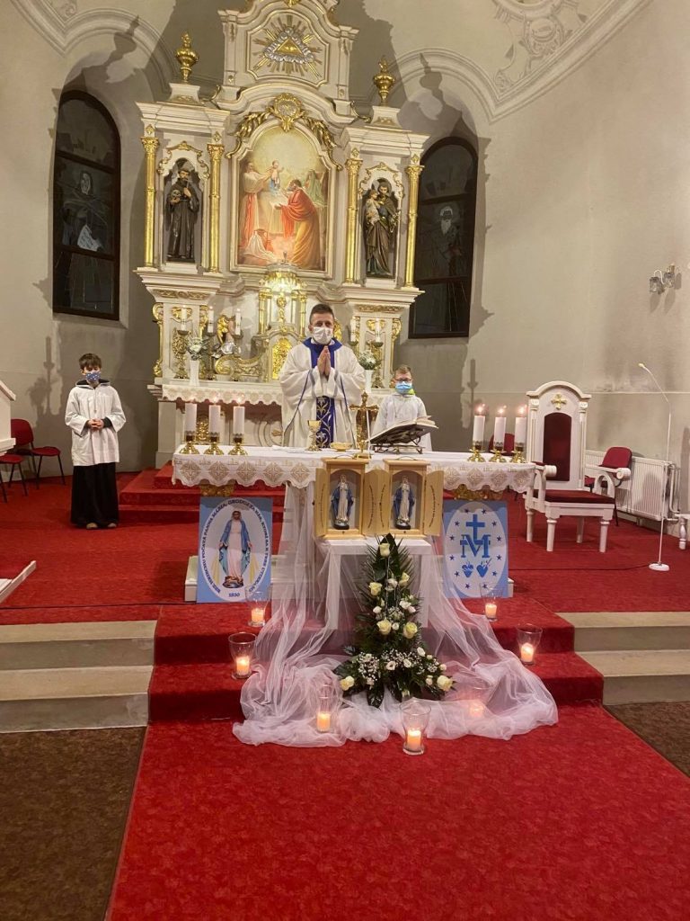 Požehnanie kaplniek Panny Márie v Špačinciach