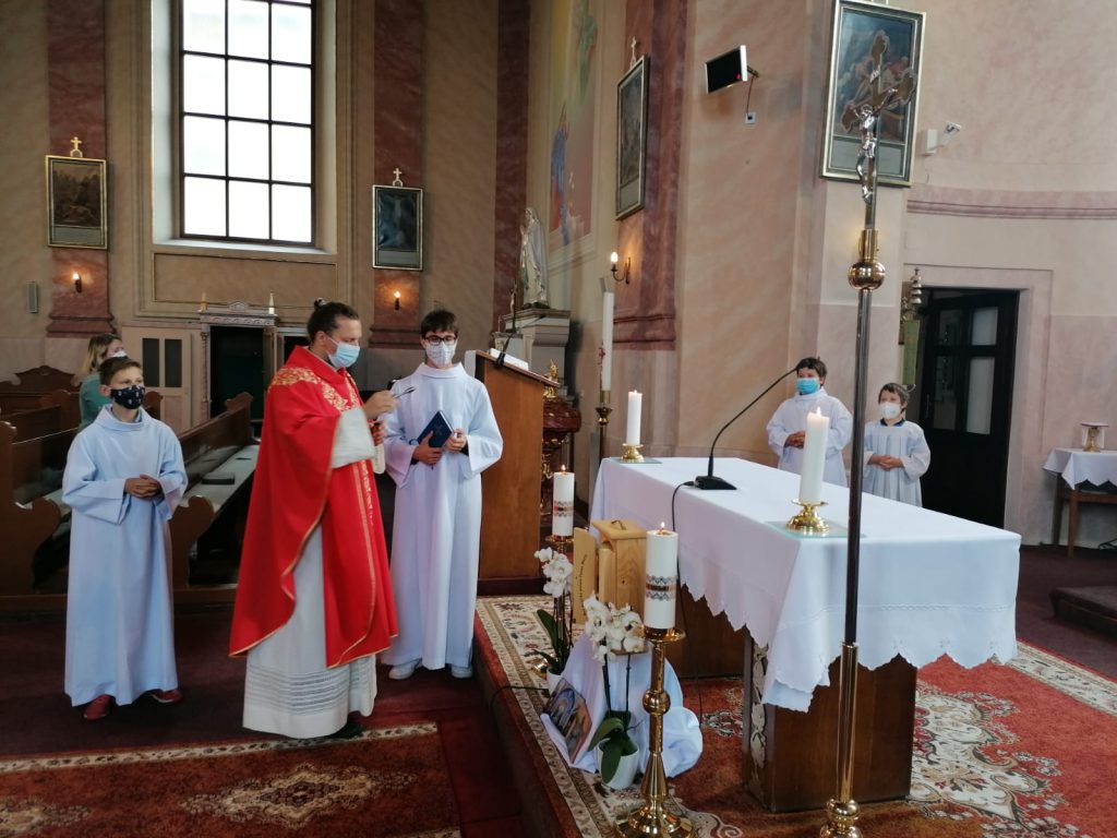 Požehnanie 4. putovnej kaplnky vo farnosti Veľký Biel